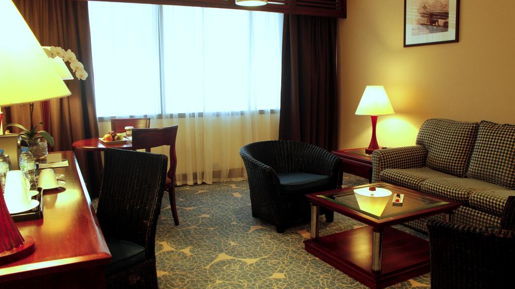 Radisson Blu Resort, Charjah Extérieur photo A suite at the hotel