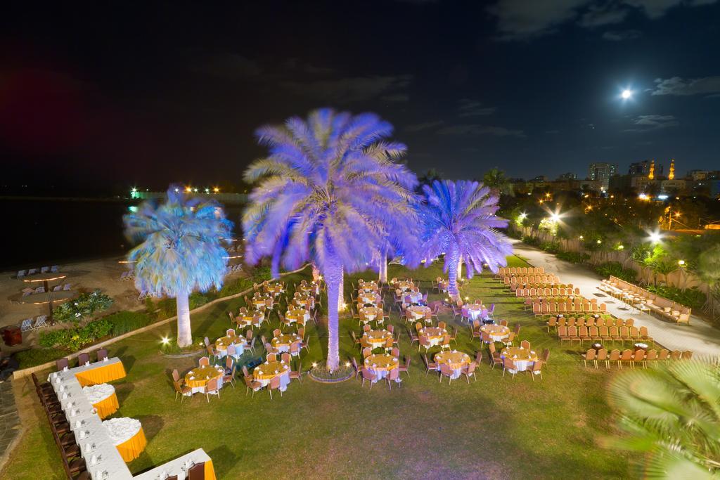 Radisson Blu Resort, Charjah Extérieur photo The Blue Palms at the Royal Thai Navy Convention Center