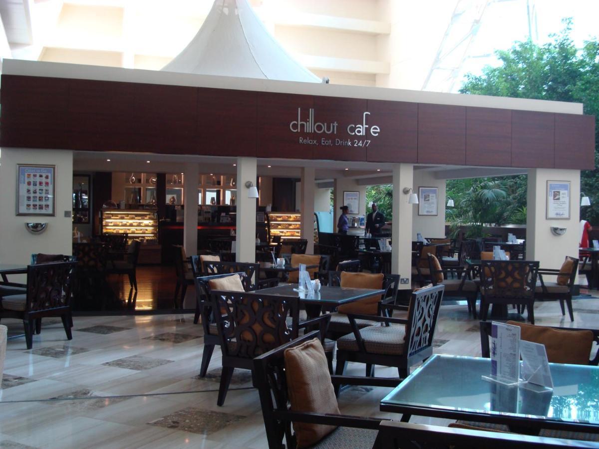 Radisson Blu Resort, Charjah Extérieur photo Interior of the café