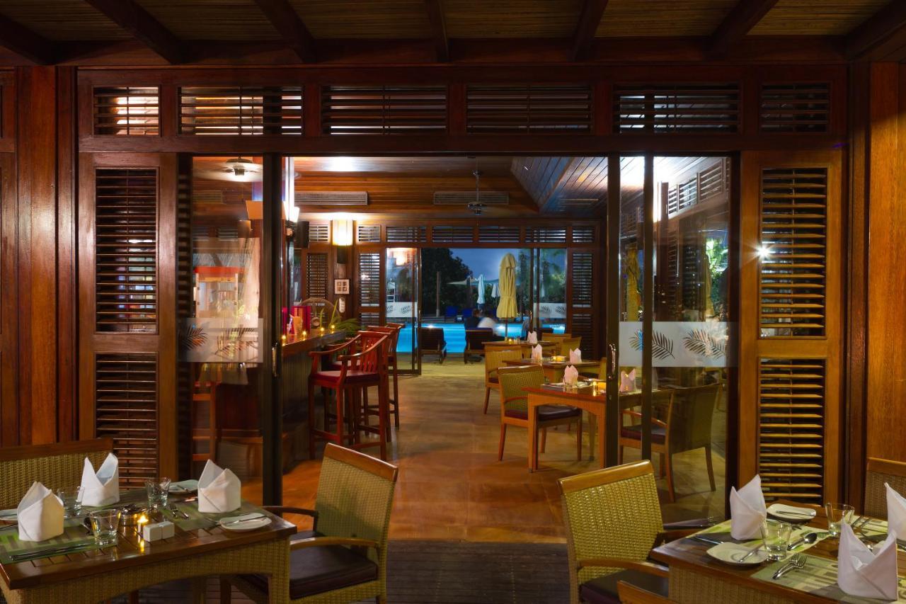 Radisson Blu Resort, Charjah Extérieur photo The restaurant at the hotel