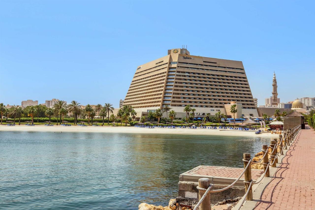 Radisson Blu Resort, Charjah Extérieur photo The Grand Hotel