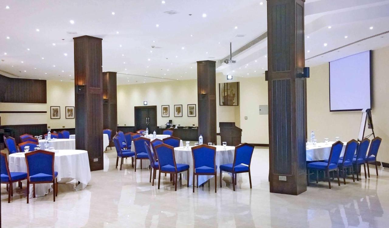 Radisson Blu Resort, Charjah Extérieur photo The ballroom at the hotel
